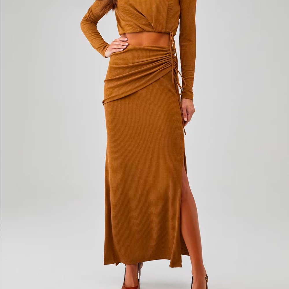 SIGNIFICANT OTHER
MARIE SKIRT - see last picture for true color
